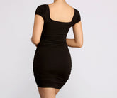 Robe mini froncée à manches bouffantes Easy Does It
